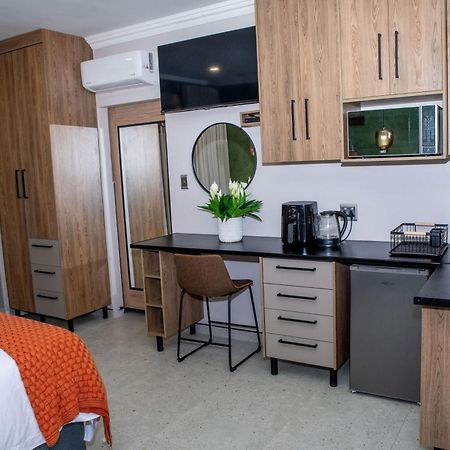 Iso'Bella Vita Guesthouse Палаборва Екстериор снимка