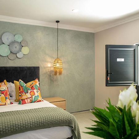 Iso'Bella Vita Guesthouse Палаборва Екстериор снимка