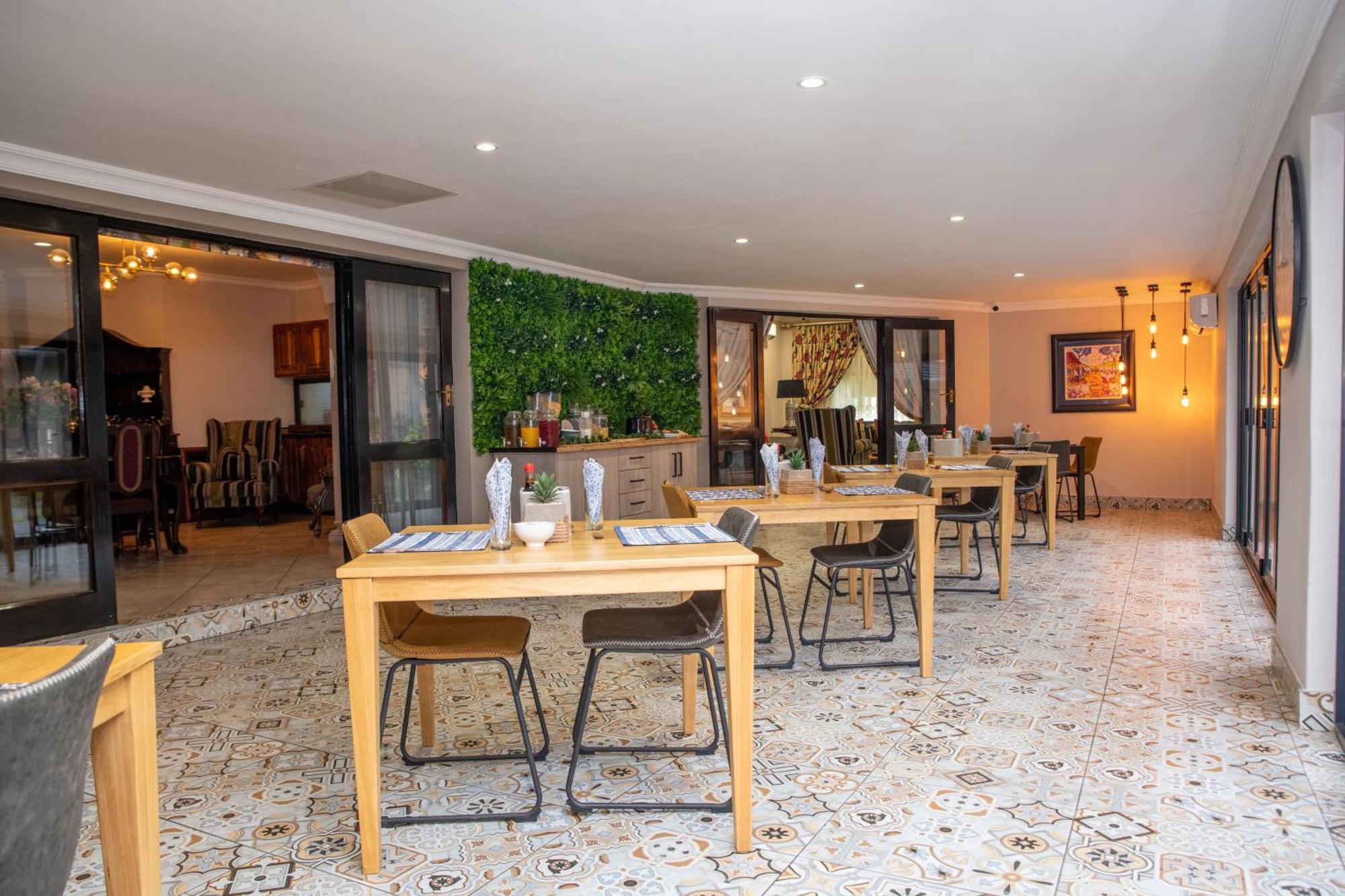 Iso'Bella Vita Guesthouse Палаборва Екстериор снимка