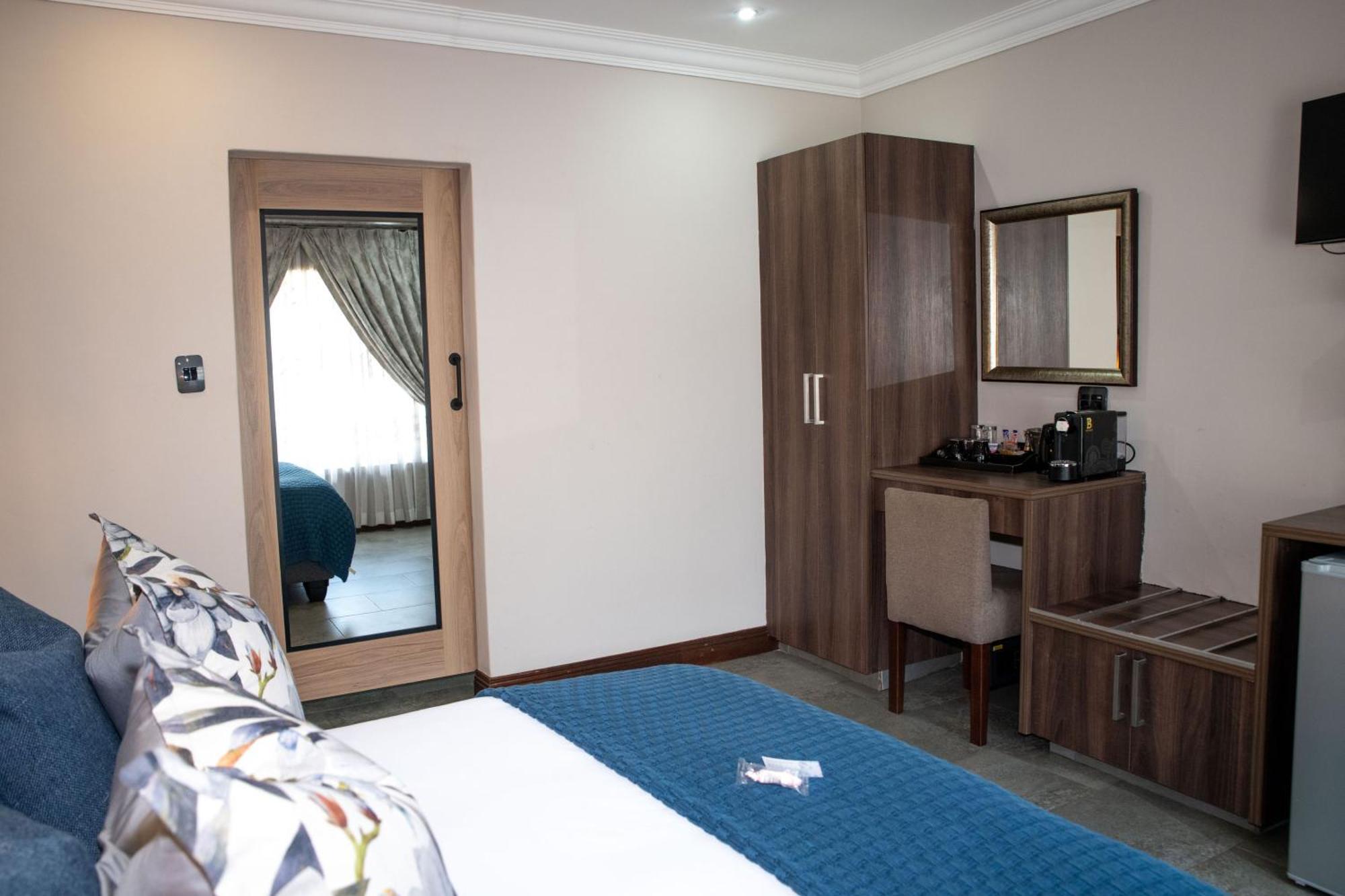 Iso'Bella Vita Guesthouse Палаборва Стая снимка
