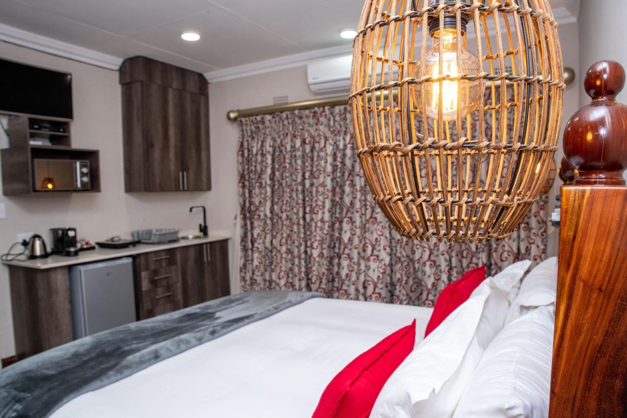 Iso'Bella Vita Guesthouse Палаборва Екстериор снимка